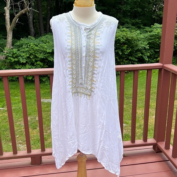 NWT! BIYA Johnny Was Size L white Saverio rayon embroidered top